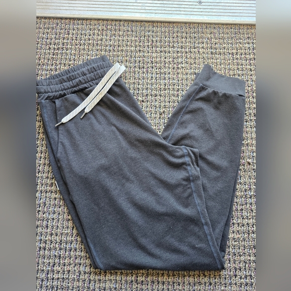 Vuori Charcoal Joggers with Logo Patch - Picture 8 of 10